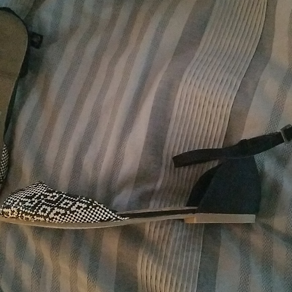 Rampage black and cream peep toe flats - Picture 4 of 4